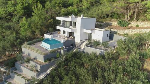 Zivogosce Villa | Villa Leona a luxury villa near Makarska, heated pool