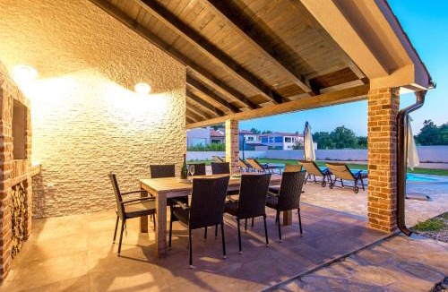 Belavici Villa | Villa Leticia