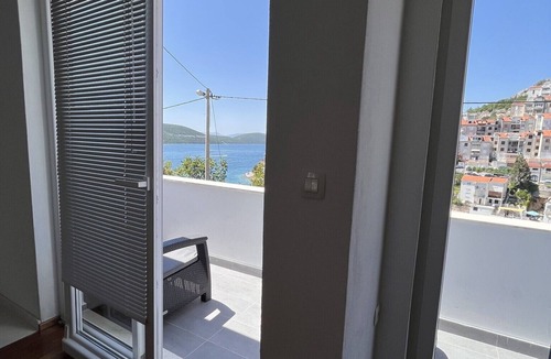 Neum Apartment | Villa Ljiljana - Two Bedroom Apartment with Terrace and Sea View A2