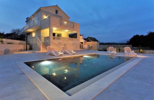 Selca Villa | Villa Lokanjac with pool and panoramic sea view