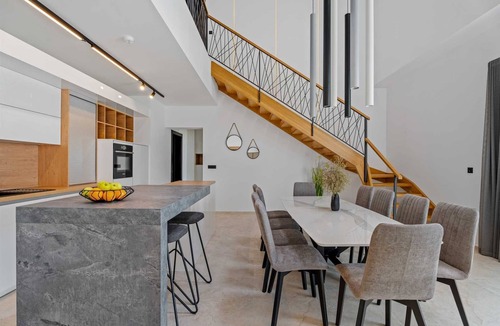 Omis Villa | Villa Loma, 5 bedroom Luxury Villa near the sea, private heated pool, Omiš Brzet