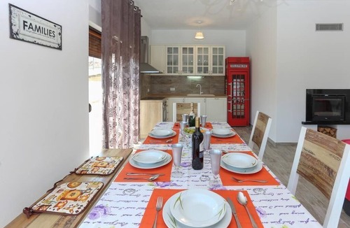 Dugopolje House | Villa Longfield with private heated pool