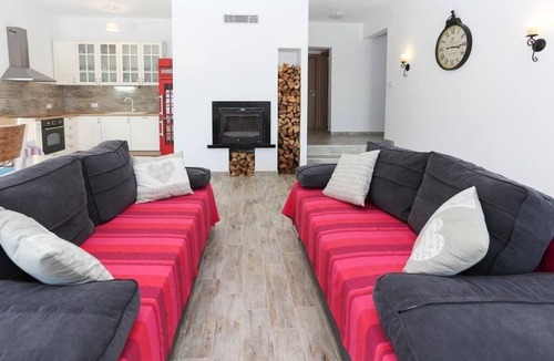 Dugopolje House | Villa Longfield with private heated pool