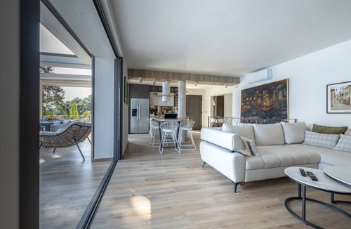 Cove Murtar Villa | Villa Lorelei - Three Bedroom Villa, Sleeps 6