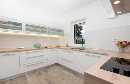 Lovran Villa | Villa Lorenzo with private pool in city center just few minutes walk to the sea