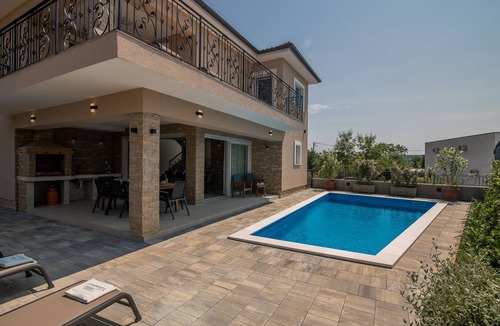 Linardici Villa | Villa Lusarci with heated pool (Kvarner - Žgaljići)
