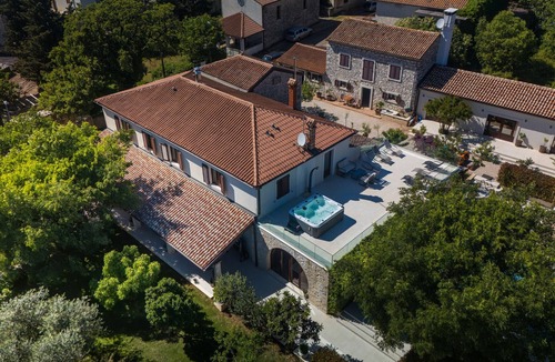 Fiorini Villa | Villa LV near Novigrad for 8 people spa & children playground only 1.5 km from beach