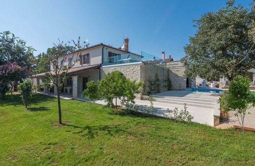Fiorini Villa | Villa LV near Novigrad for 8 people spa & children playground only 1.5 km from beach