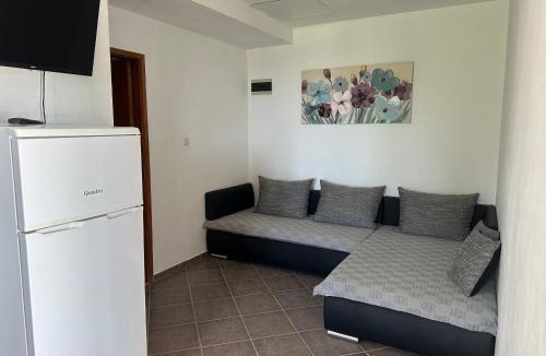 Ljubac Apartment | Villa M, 4 Persons zapad on the beach, ground floor