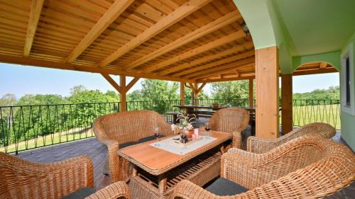 Jalzabet Villa | Villa Magic by Villas Guide