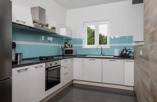 Topid House | Villa Malis