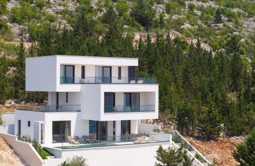 Starigrad Villa | Villa Malu with Heated Pool & Jacuzzi