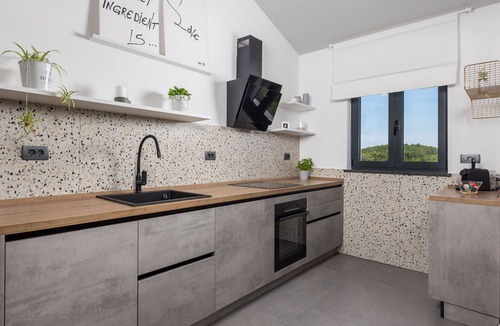 Golovik House | Villa Mantis by Interhome
