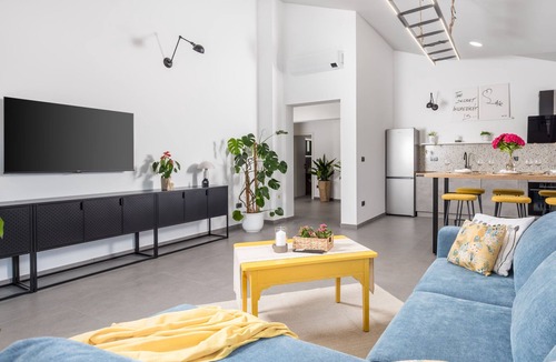 Golovik House | Villa Mantis by Interhome