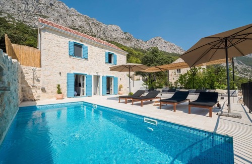 Zaostrog House | "Villa Mara" mit Terrasse by Interhome