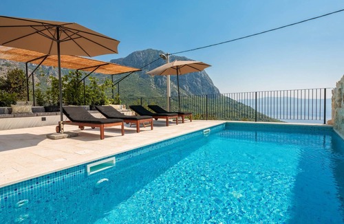 Zaostrog House | "Villa Mara" mit Terrasse by Interhome
