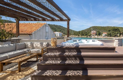 Zman House | Villa Mare Vista is located on the magical island of Dugi otok, one of the favourite locations on th