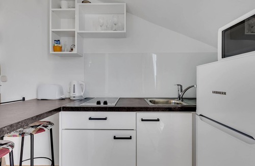 Drasnice Apartment | Villa Margitta mit Pool, Tennisplatz und Meerblick by Interhome