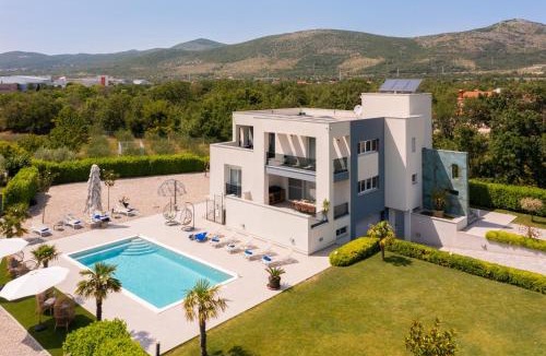 Dugopolje Villa | Villa Marijeta exclusive 5 star villa with 50sqm private pool, 6 bedrooms and playroom