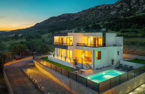 Draga Bascanska Villa | Villa Marina with a Pool