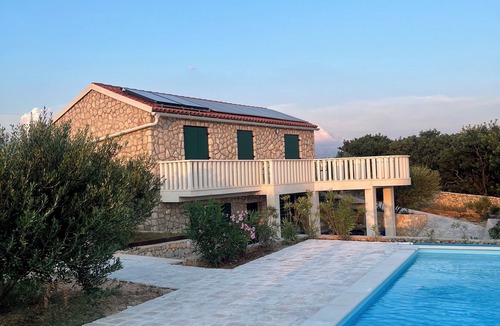 Zrce Villa | Villa Maslina: Rustic villa in an olive grove facing a bird sanctuary