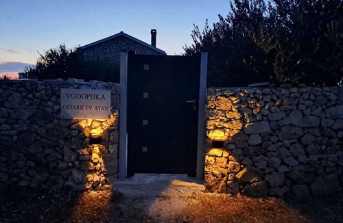 Zrce Villa | Villa Maslina: Rustic villa in an olive grove facing a bird sanctuary