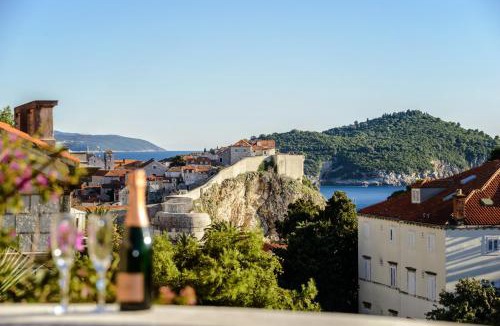 Pile Villa | Villa Mediteran Old Town, 5 En-Suites and Hot Tub