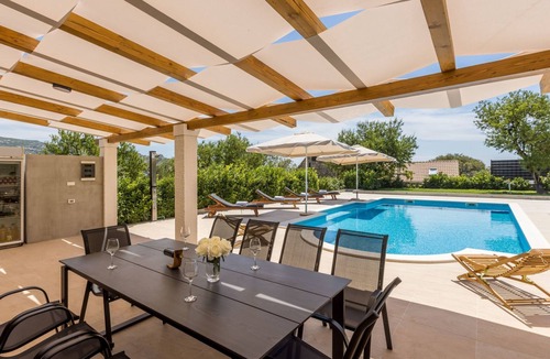 Klis House | Villa Melki mit großem Privatpool by Interhome