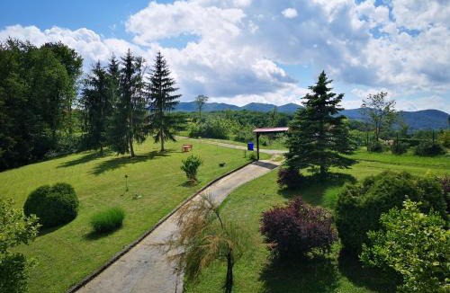 Orahovica Villa | Villa Merkur Orahovica - Holiday Home with Pool and Jacuzzi