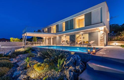 Zman Villa | Villa Mezano -heated pool & e-bikes