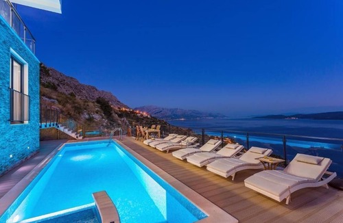 Lokva Rogoznica House | Villa Mia with pool, jacuzzi, fitness room, sauna