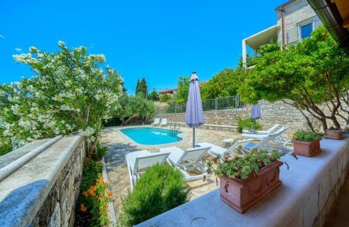 Sumartin Villa | Villa Mir Vami