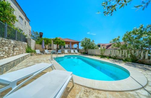 Sumartin Villa | Villa Mir Vami