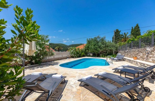 Sumartin Villa | Villa Mir Vami