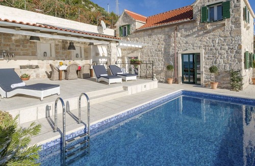 Murvica Villa | Villa Murvica - Three Bedroom Villa, Sleeps 6