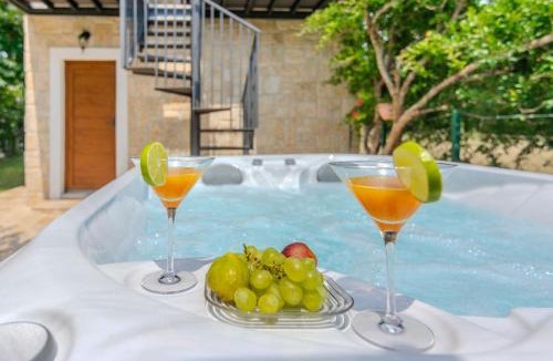 Velim Villa | Villa Nancy with jacuzzi