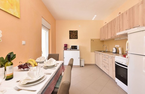 Vinjerac Villa | Villa Nea with mountain view, 3 bedroom, private pool, near beach, rural