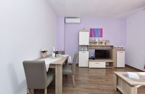 Vinjerac Villa | Villa Nea with mountain view, 3 bedroom, private pool, near beach, rural