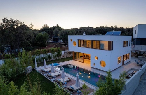 Pjescana Uvala Villa | Villa near beach wih 12 meters long pool, walking distance to the beach