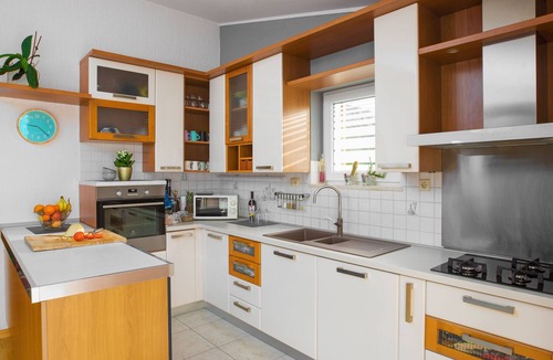 Dugi Rat Villa | Villa Nearby The Sea with Private Pool, Hot Tub & Stunning Views