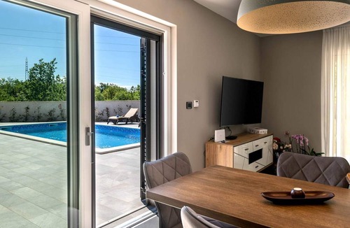 Becici House | Villa Nela