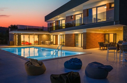 Sinj Villa | Villa Nella Foresta with private 66sqm heated pool, Whirlpool, Tennis court, Gym, Billiards, 4 en-suite bedrooms
