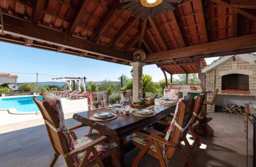 Kastel Luksic Villa | Villa Oliva