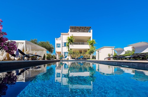 Sukosan Apartment | Villa Olivegarden with pool