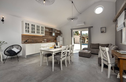 Smilcic Villa | Villa Oliveto with pool,jacuzzi & sauna