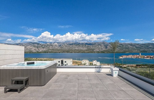 Vinjerac Villa | Villa One Villa with pool, sea view and balcony - Villa One