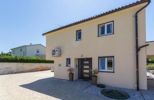 Tar Villa | Villa Opal