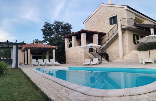 Lovinac Villa | Villa Paradiso ZadarVillas