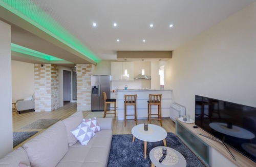 Dubravka Villa | Villa Pave - Six-Bedroom Villa with Terrace and Swimming Pool