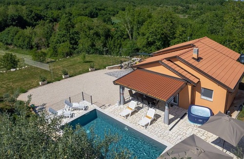 Babici House | Villa Pendolina with Private Pool, Garden and BBQ